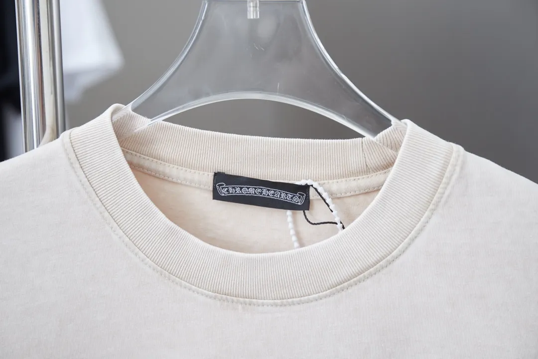 🅿️200 Ch*ome Hearte 25SS early spring new model, short-sleeved with Kro heart logo, hot diamonds, light luxury, essential item for daily commuting for men and women, correct version, welcome to compare, detailed features · 320g 100% pure cotton double yarn jersey fabric · Custom dyed in the same vat, special thickened 32 count double-strand 1X1 thread · Digital direct printing ➕ Australia imported pearlescent diamonds · Ready-to-wear dyeing Then do the faded fried snowflake process, then wash it to make it look old · General washing to improve the effect · Double-needle stitching across the seam process · Original main mark, washed tag brand moisture-proof paper packaging Color: black/apricot/green/maroon Size: S/M/L/XL